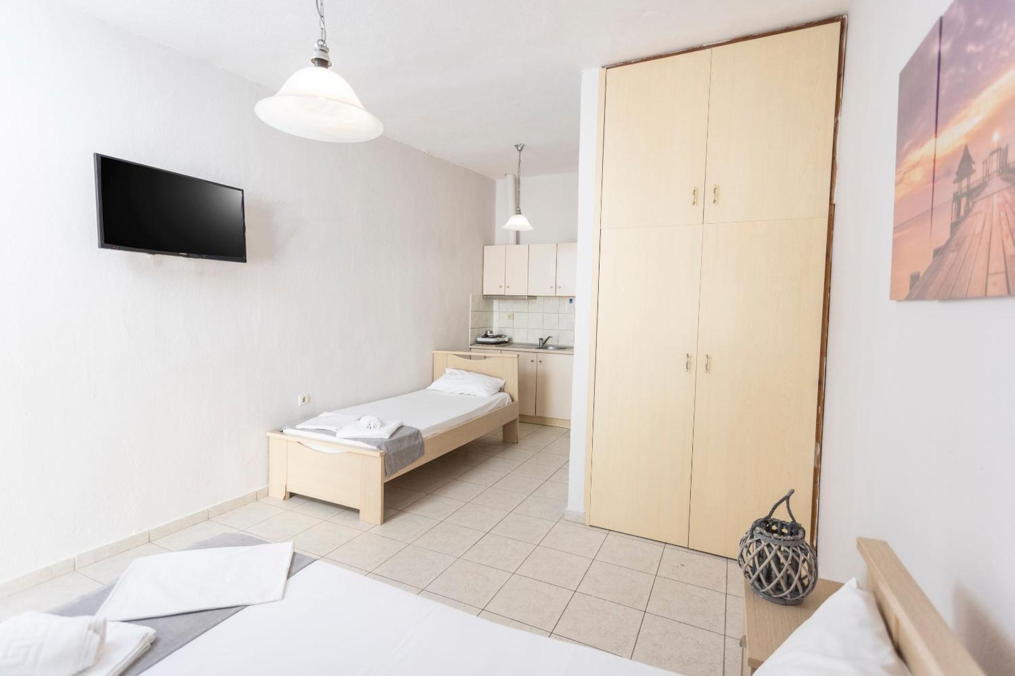 Ice Hot Rooms Pefkochori Exterior photo