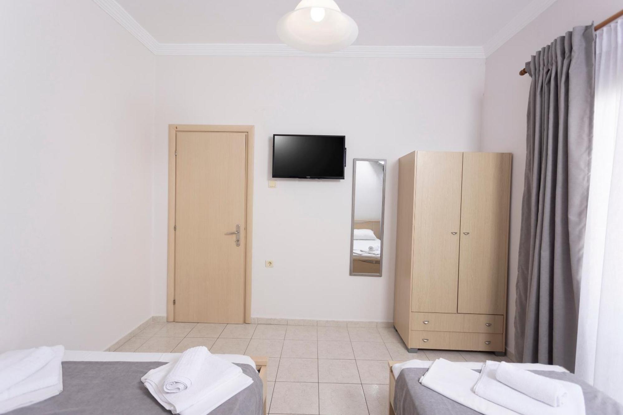 Ice Hot Rooms Pefkochori Exterior photo